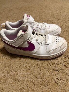 Nike Kids White and Purple Hook-and-Loop Sneakers